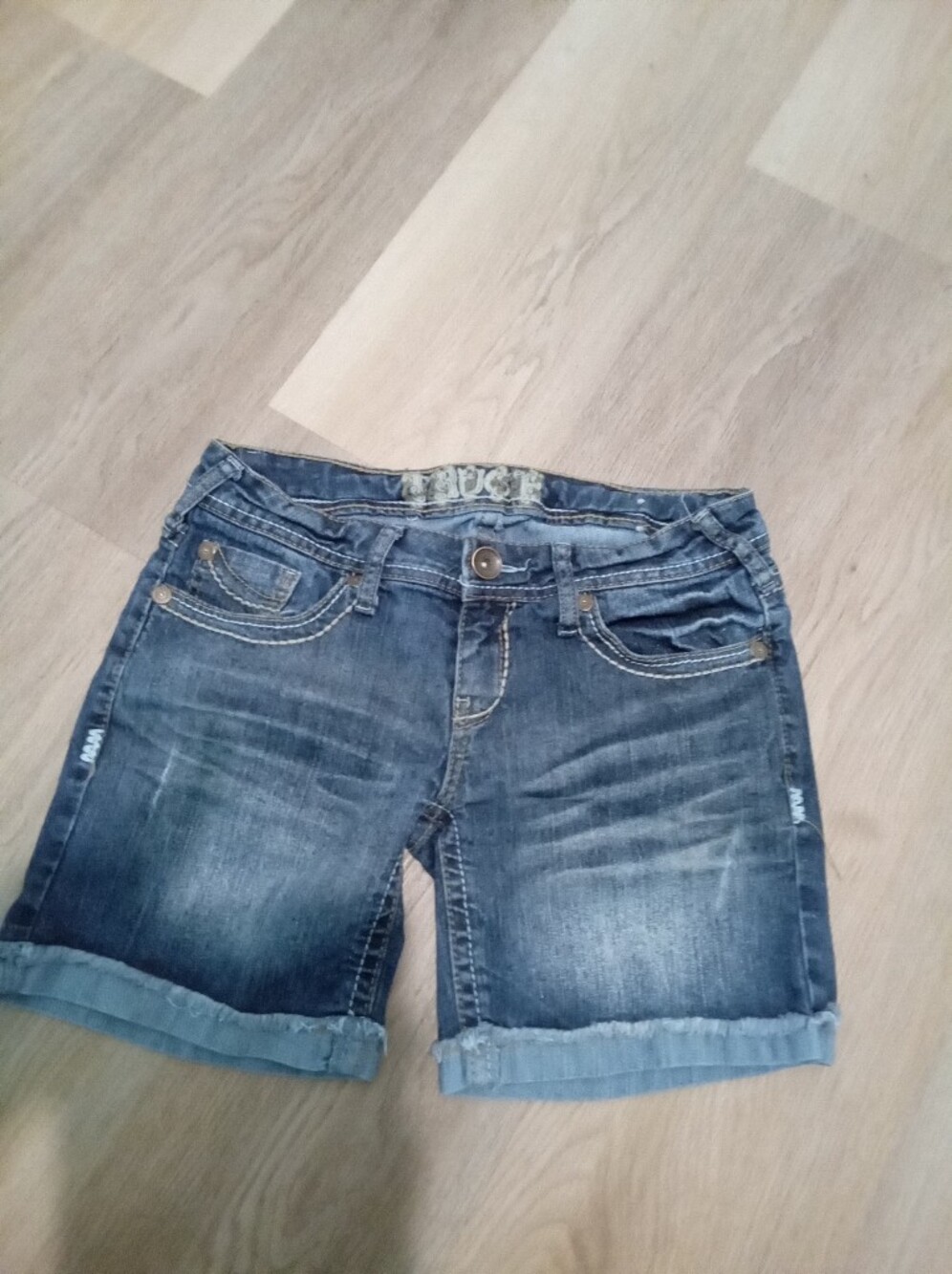 Truce Junior's Size 5 Denim Mid-Rise Cuffed Raw Hem Bermuda Shorts